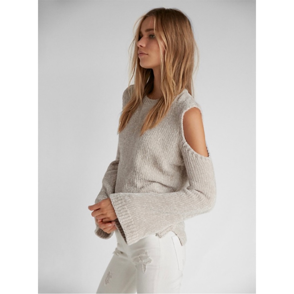 EXPRESS Chenille Cold Shoulder Bell Sleeve Sweater
